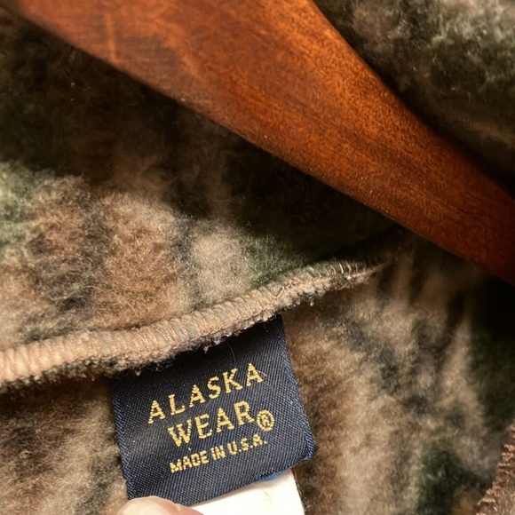 Alaska Wear Unisex Camo-Pattern/Color Fleece Full Zipper Top - Picture 5 of 6